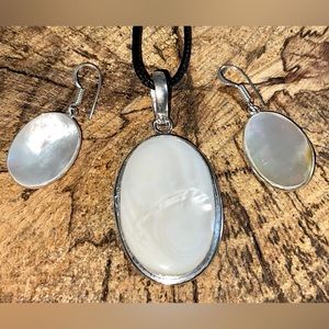Mother of Pearl Pendant & Earrings